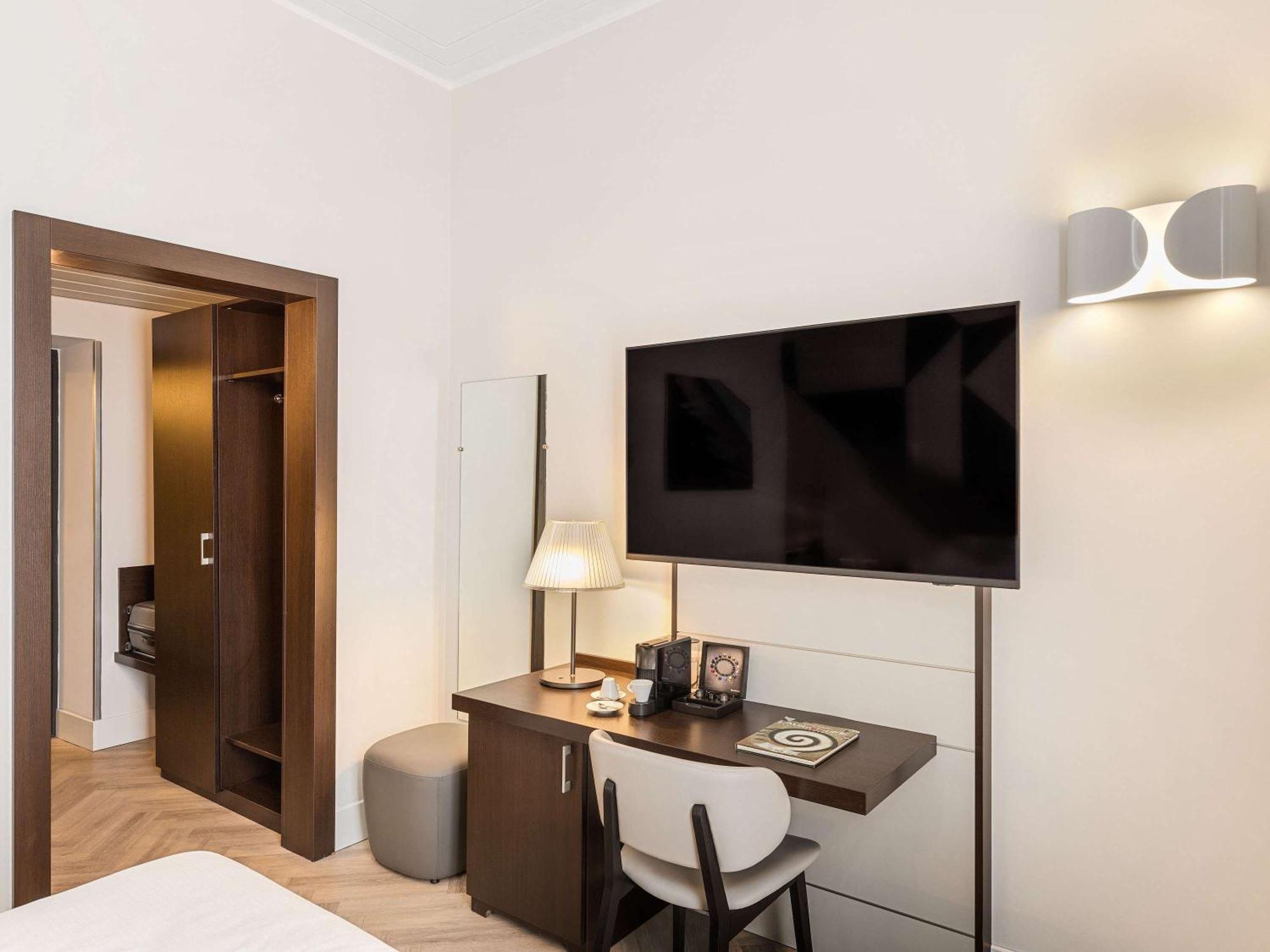 Mercure Napoli Centro Angioino Dış mekan fotoğraf