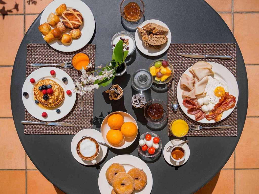 Mercure Napoli Centro Angioino Restoran fotoğraf